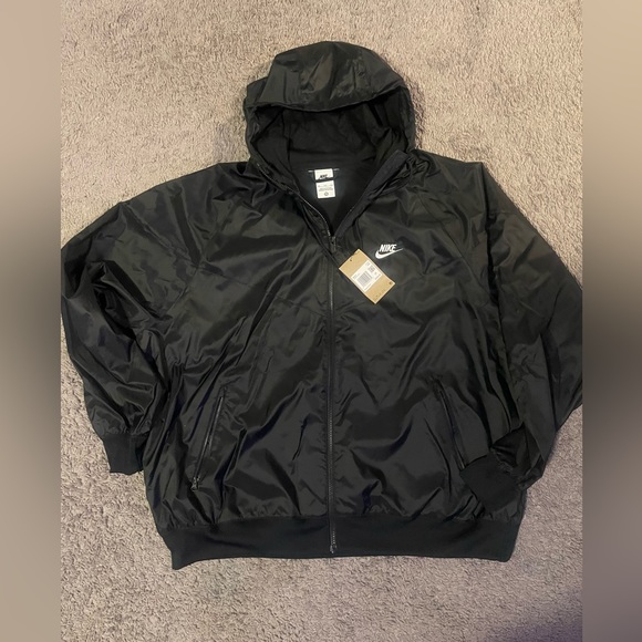Nike Windbreaker Jacket New with Tag Never been worn - Picture 1 of 2
